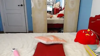 arinamir fucks herself on the sofa