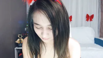 amy_yummi naked handjob on the floor