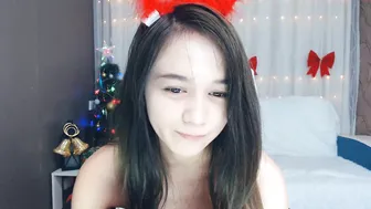 amy_yummi naked handjob on the floor