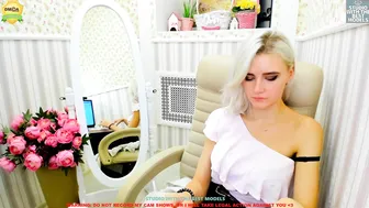 alexis_coy exquisite body gently pulls pussy