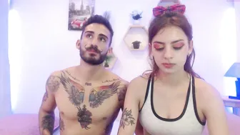 wanda_thian sexy hottie gently pulls pussy