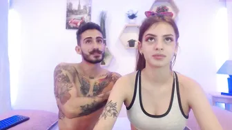 wanda_thian sexy hottie gently pulls pussy