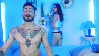 wanda_thian shows her sweet holes