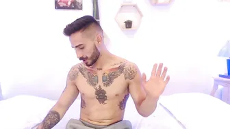 wanda_thian sweet pussy pulls the cap