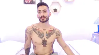 wanda_thian sweet pussy pulls the cap