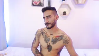 wanda_thian gorgeous way demonstrates big tits