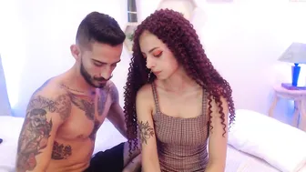 wanda_thian incredible bitch shows off her delicious ass.