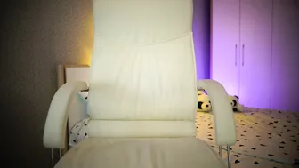 eliayun_ great bitch wore a mask and fucks with a toy