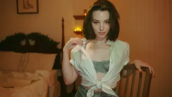 cinnabelle dark skinned lady gently jerks her pussy