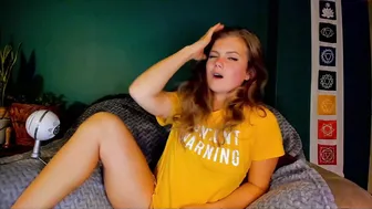 sunshinekate busty babe massages pussy