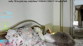 oksanafedorova rebellious slut licks dildo
