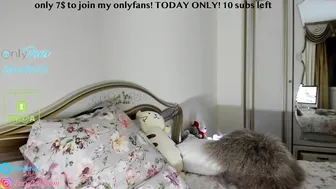 oksanafedorova rebellious slut licks dildo