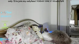 oksanafedorova rebellious slut licks dildo