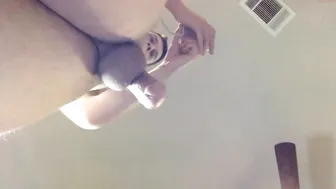 j_rod dark haired bitch gently pulls pussy