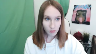 marshmallow_sage cute blonde in free chat
