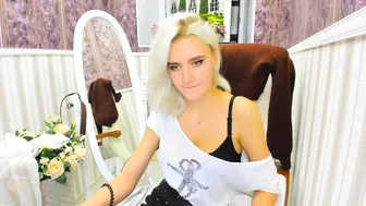 alexis_coy Cute female