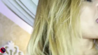 ritaorasse cute babe in stockings massages vagina with hand