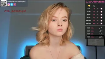 penelopa77 appetizing babe lifts her legs