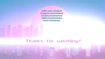 misshowl beauty fucks herself in front of the webcam