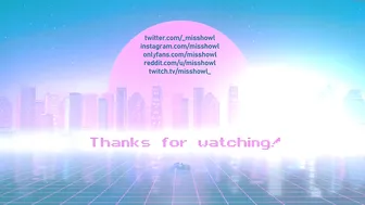 misshowl beauty fucks herself in front of the webcam