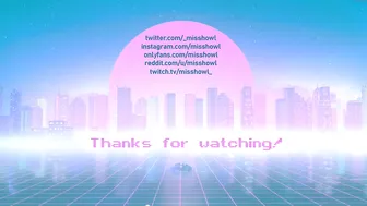 misshowl beauty fucks herself in front of the webcam