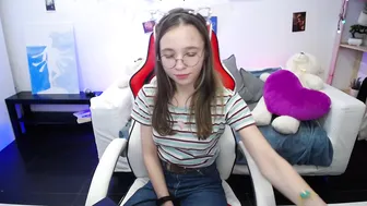lucky_leslie big tits and neat vagina