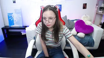 lucky_leslie big tits and neat vagina