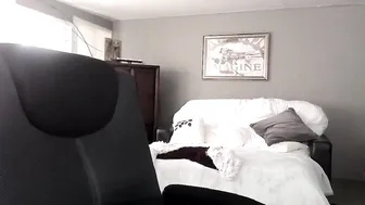 itshannahanderson Sexy babe fingering pussy