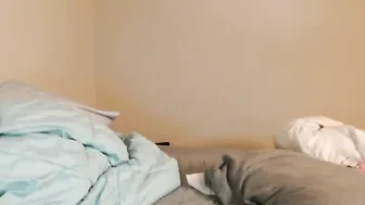 jensavagesnow Luscious pupa jumps on a rubber dick