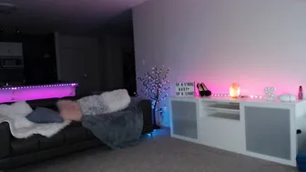 skyewatson Slut in tattoo masturbating pussy in the shower