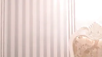 okay_google Busty curvy poses naked