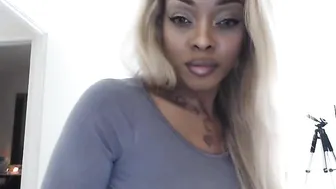 primadonnaxxx Slender babe shines delights