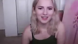 aspengreen Incendiary lady masturbates both holes with pleasure