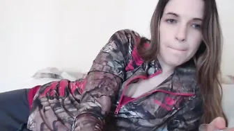 baaabylove912 Big breasted passion rubs the body with oil