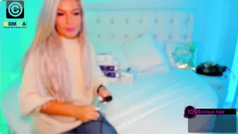debralee wonderful  cam girl  fucks sex toy