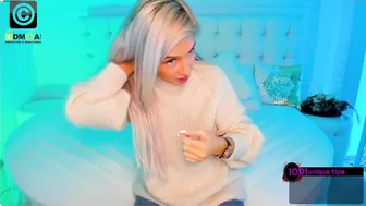 debralee wonderful  cam girl  fucks sex toy