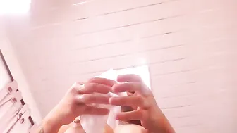 elisce_cloud fingering her pussy