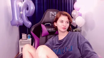alyssafabulous cute slut fucks himself in the ass