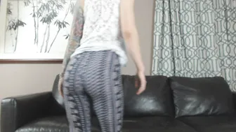 Erin amazing shows pussy