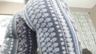 Erin amazing shows pussy