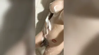 whitechinnaak gorgeous ladies chatting in free chat