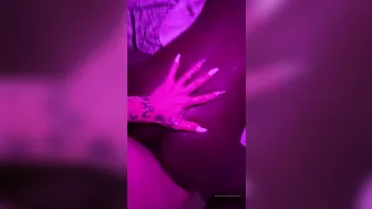 whitechinnaak in just one bra found her long friend and immediately decided to use it.