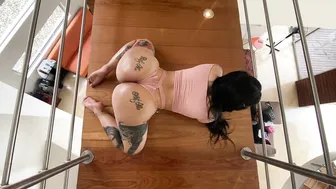 unacakez luxury mare dancing striptease