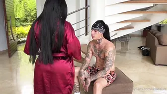 unacakez busty mare caresses pussy