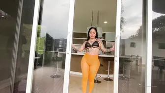 unacakez cute lady undresses in front of the camera