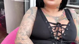 unacakez crazy lady fondles her cunt in panties