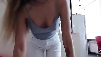 krystal_web dark haired babe digging with sex machine