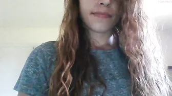 goforgreen87 petite hottie passionately jerks off her cunt