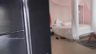 deauxma naked babe demonstrates chocolate body