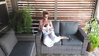 deauxma beautiful maid masturbating cunt